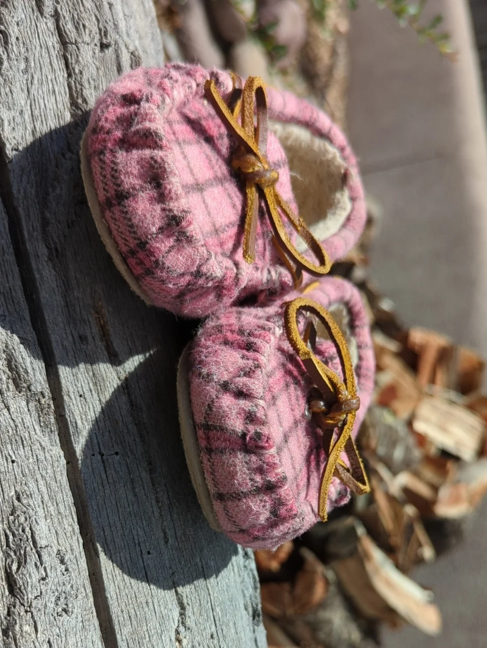 Minnetonka Slippers For Toddler, Pink Plaid, Little Kid Size 10